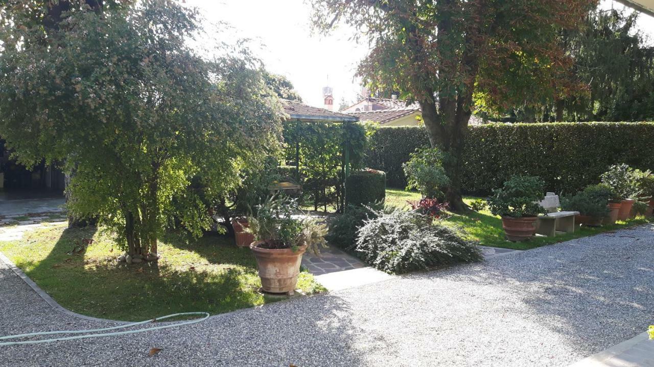 Villa Ippocastano Lucca Luaran gambar